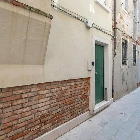 Ca' Sciarrin Near Rialto Bridge *