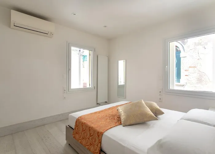 Ca' Sciarrin Near Rialto Bridge Apartment